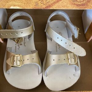 Good saltwaters Size 6 baby toddler shoes